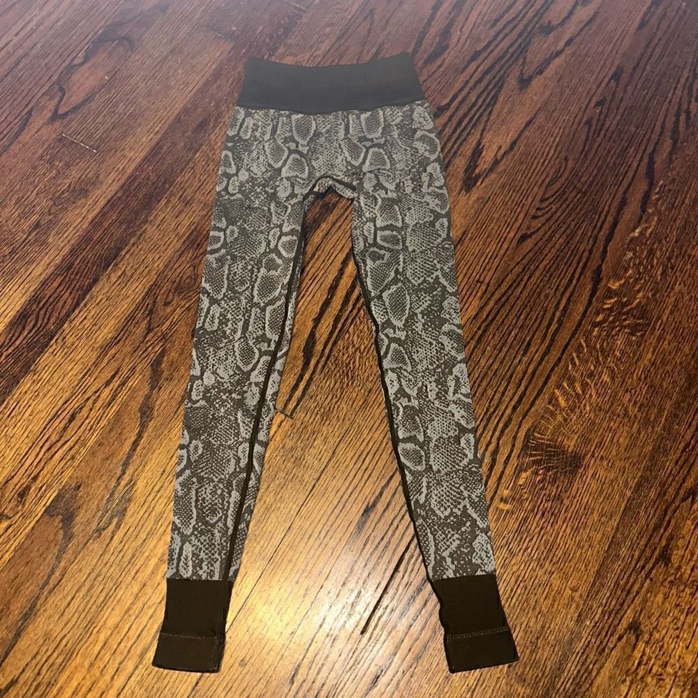 NWOT NUX Leggings 